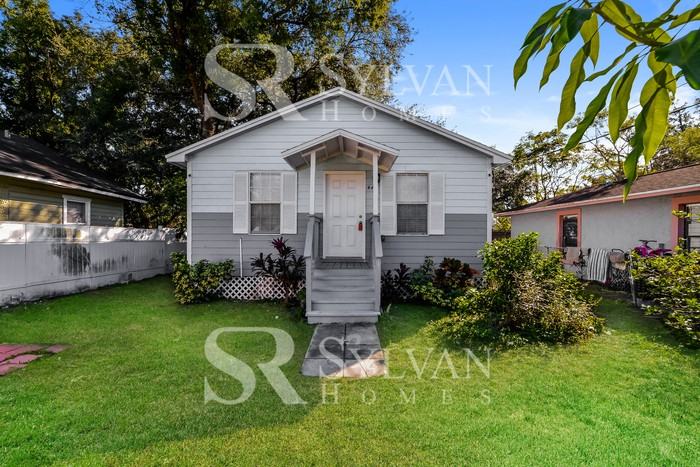 642 Columbia St - Photo 2 of 16