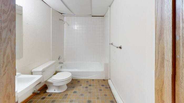 120 W Thayer Ave #1 - Photo 3 of 10