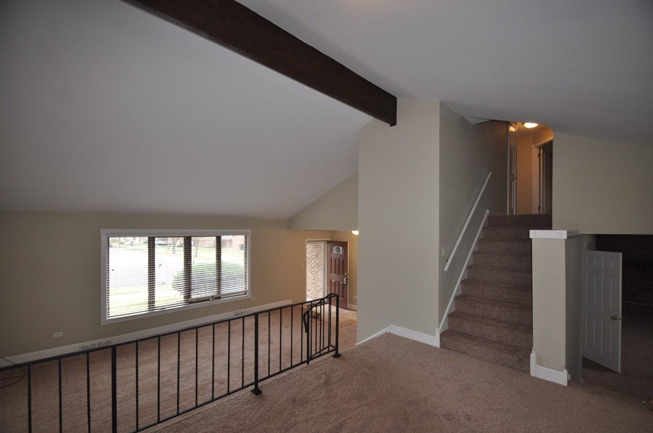 15616 Pine Rd - Photo 2 of 11