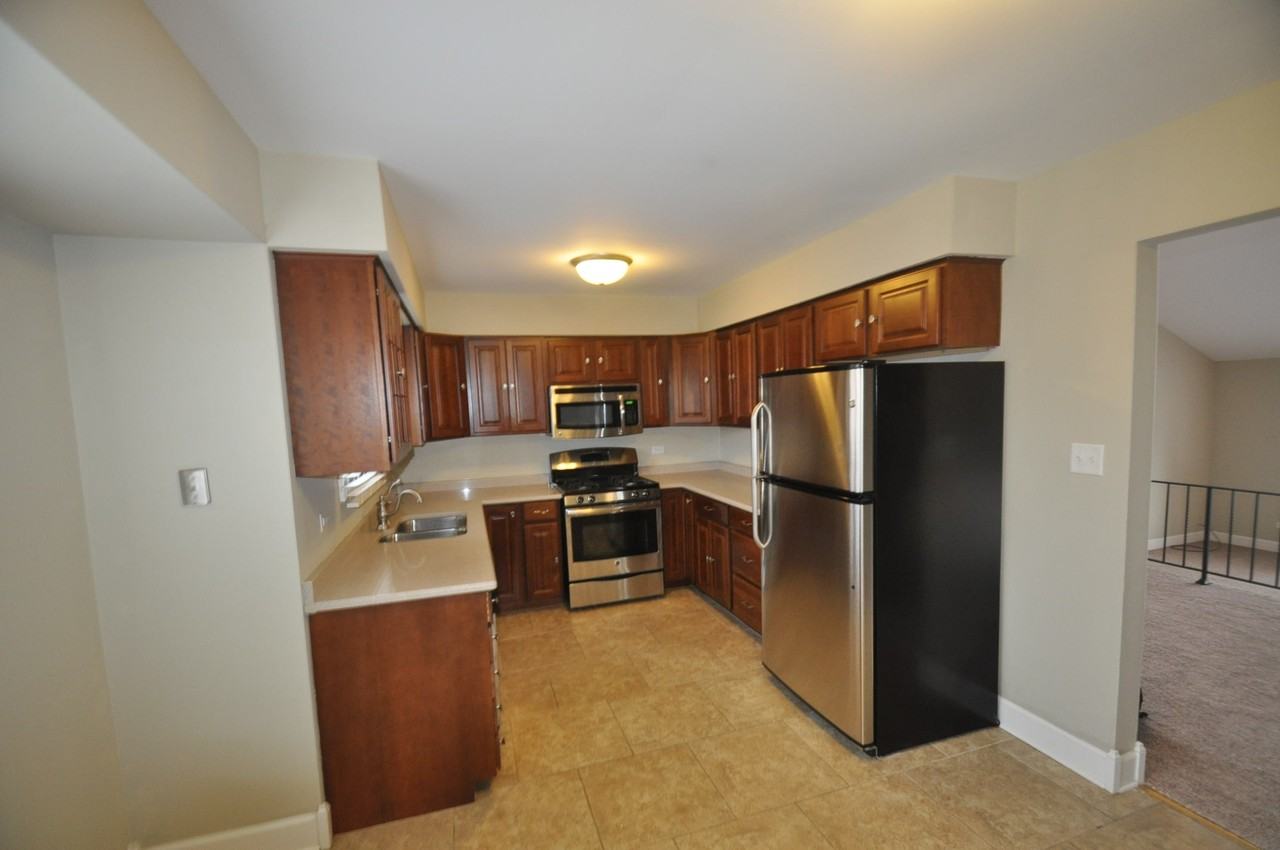 15616 Pine Rd - Photo 3 of 11