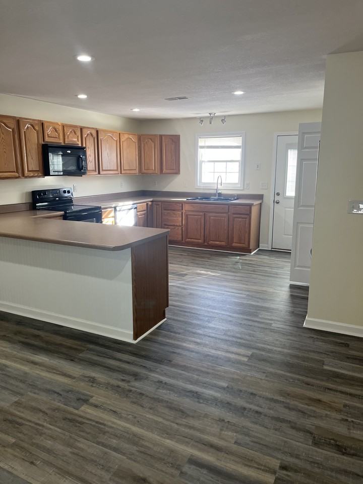 104 N Greever St #B - Photo 2 of 17