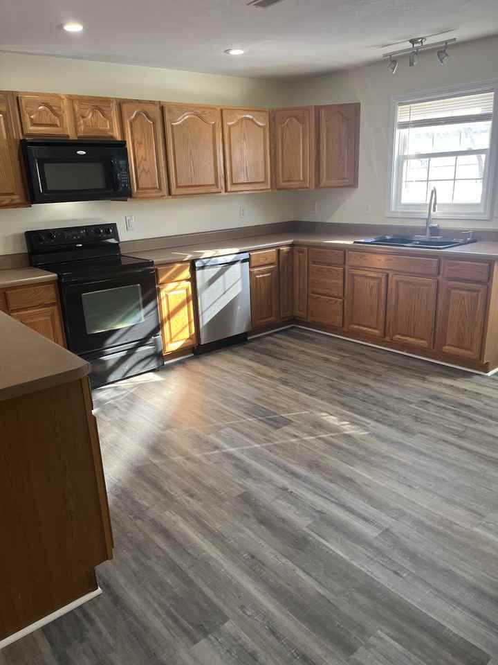 104 N Greever St #B - Photo 3 of 17