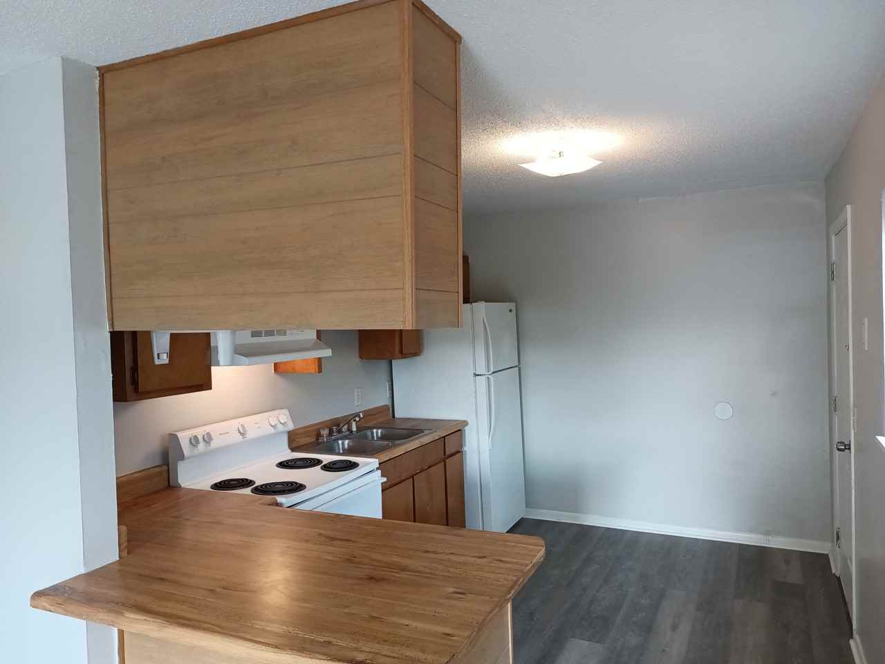 5322 Pinetree Ave #B - Photo 4 of 24