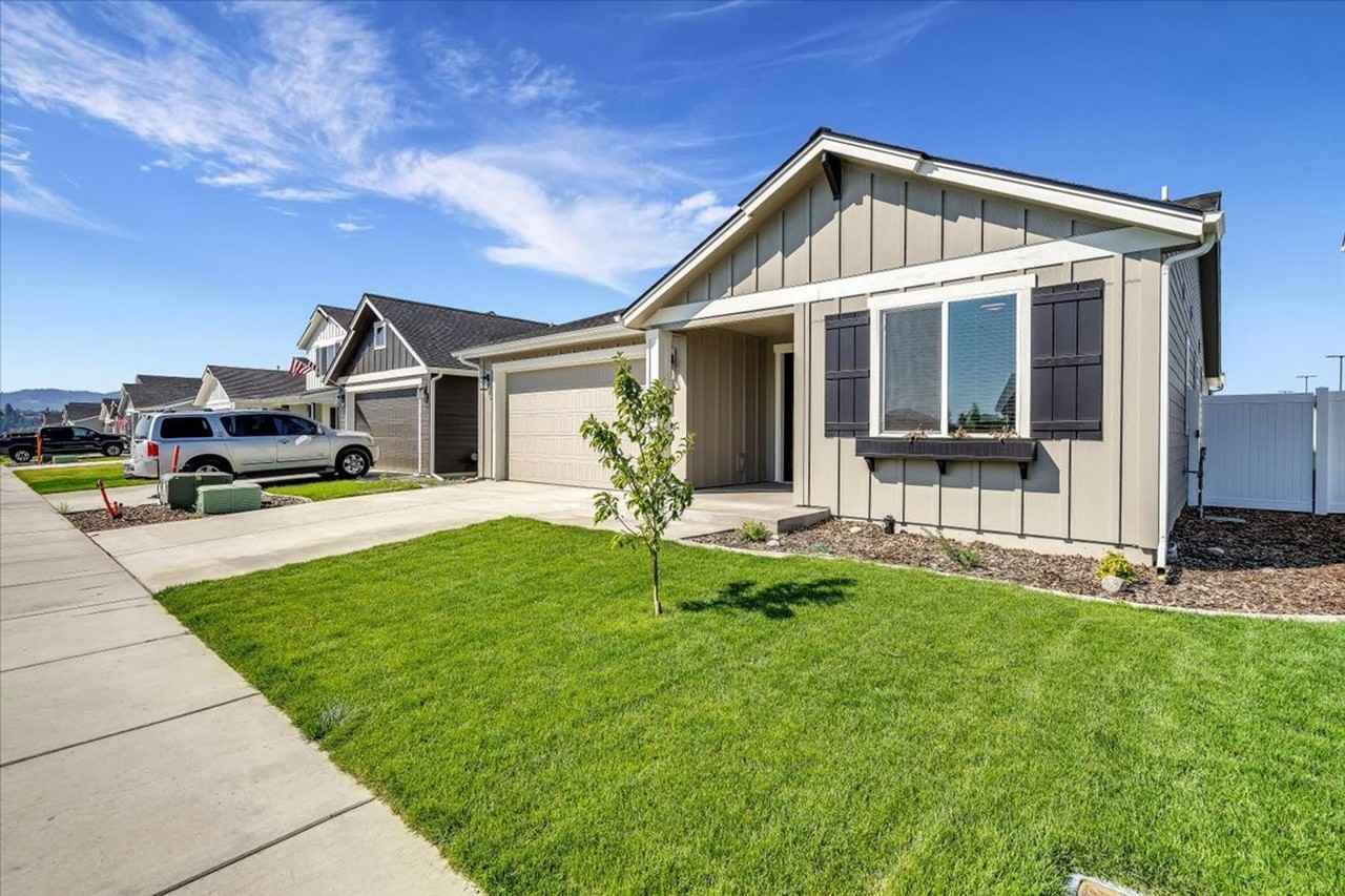 2877 N Corvus St - Photo 2 of 30