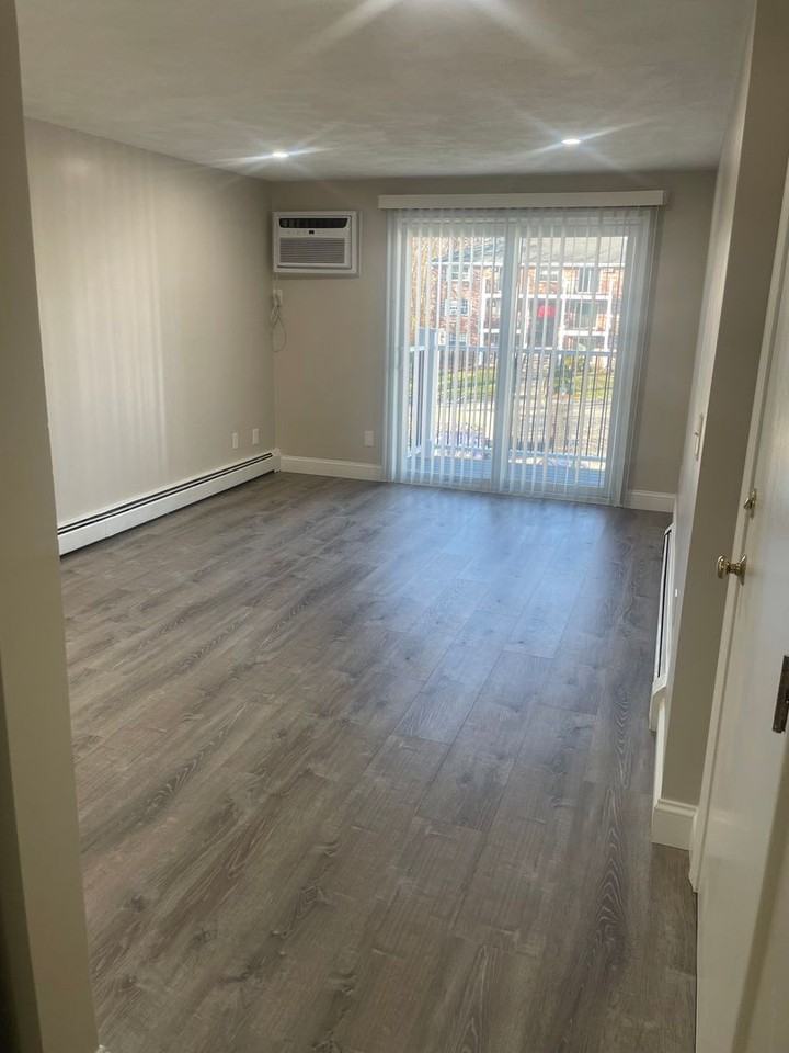 27 Kenmar Dr - Photo 3 of 10