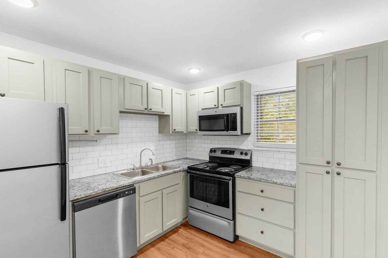 Avondale Point - Photo 2 of 18