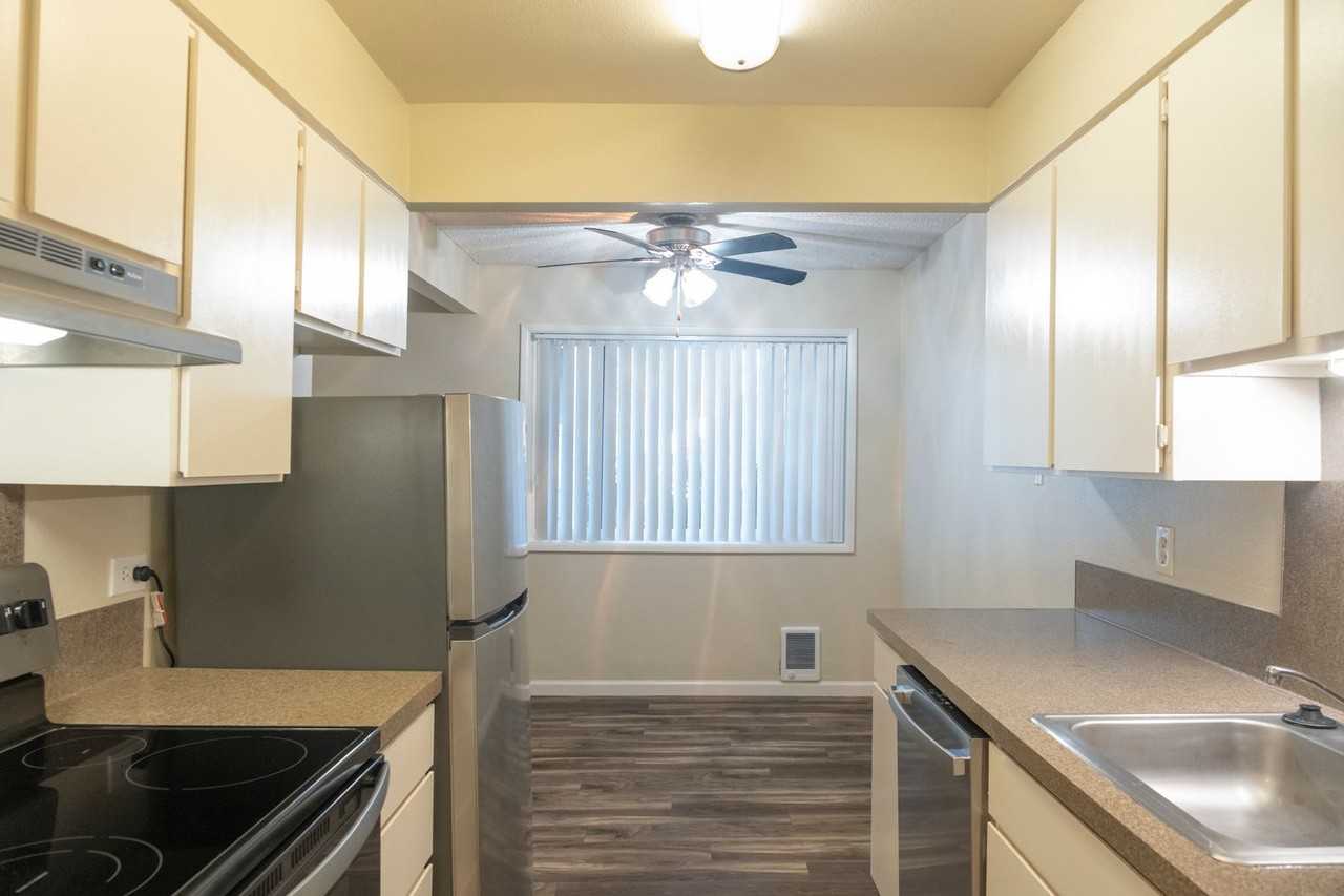 1841 Ne Schuyler St - Photo 2 of 19