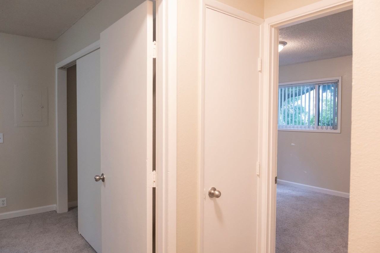 1837 Northeast Schuyler Street - Photo 6 of 18