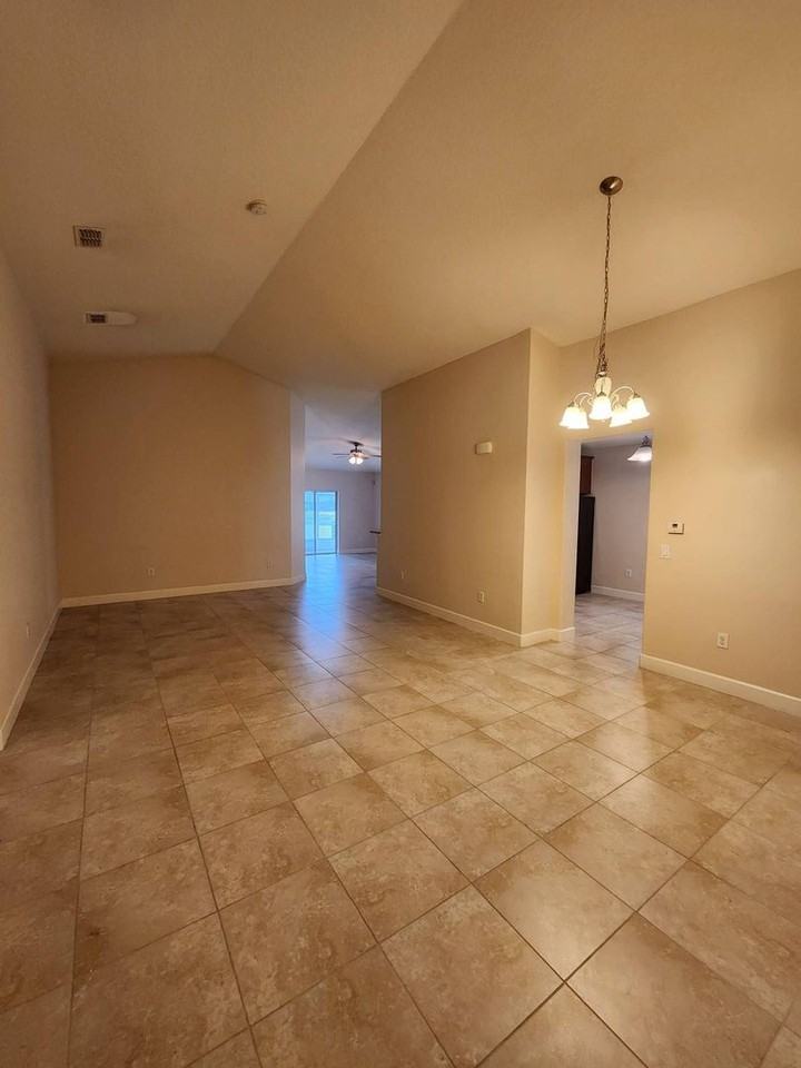 5352 Talbot Blvd - Photo 4 of 39