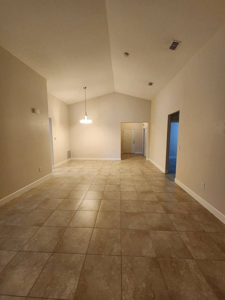 5352 Talbot Blvd - Photo 6 of 39