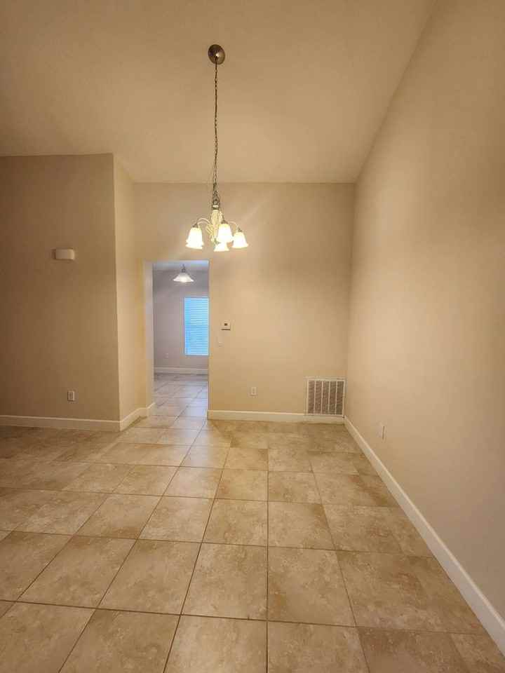 5352 Talbot Blvd - Photo 7 of 39