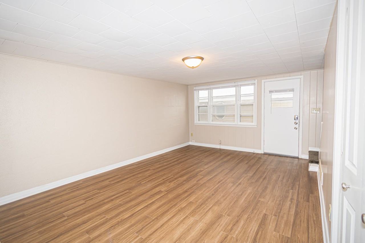 1000 E. Washington - Photo 5 of 14