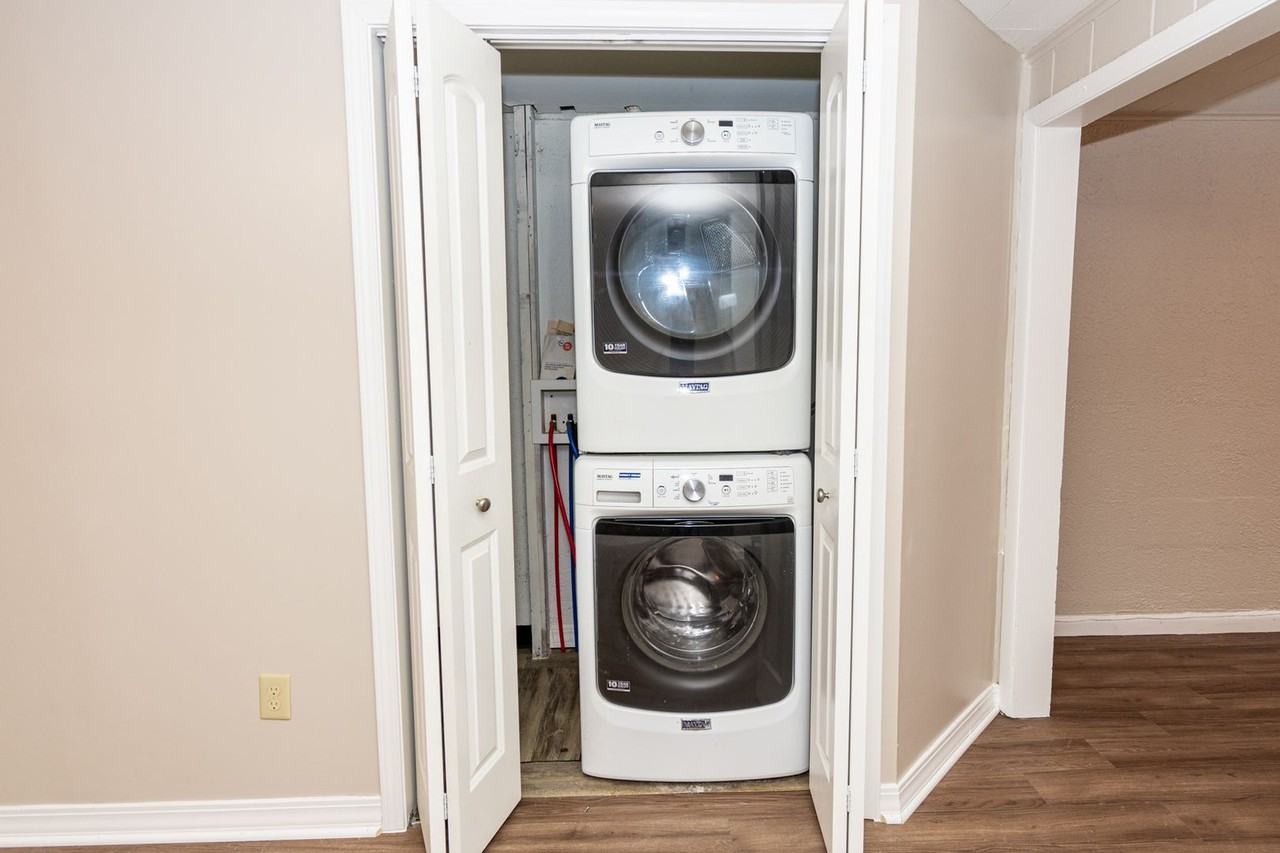 1000 E. Washington - Photo 7 of 14