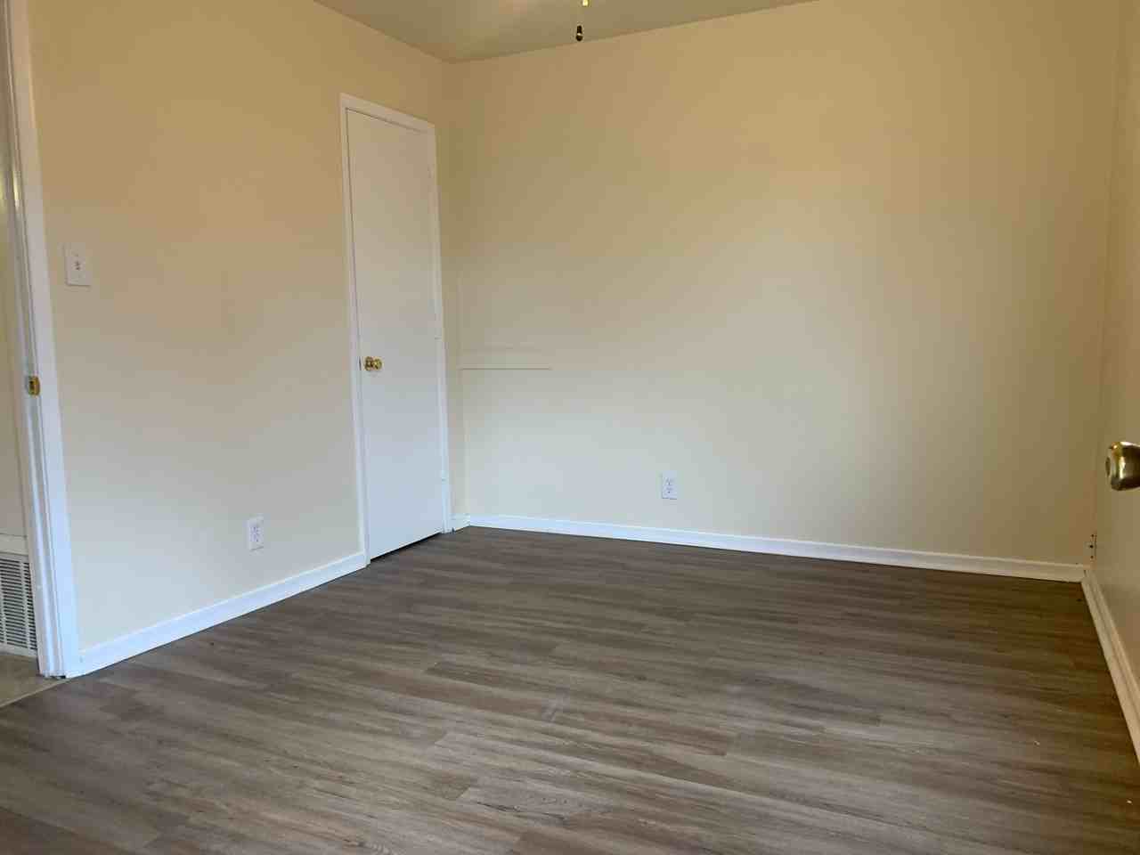 640 Alcazar - Photo 5 of 8