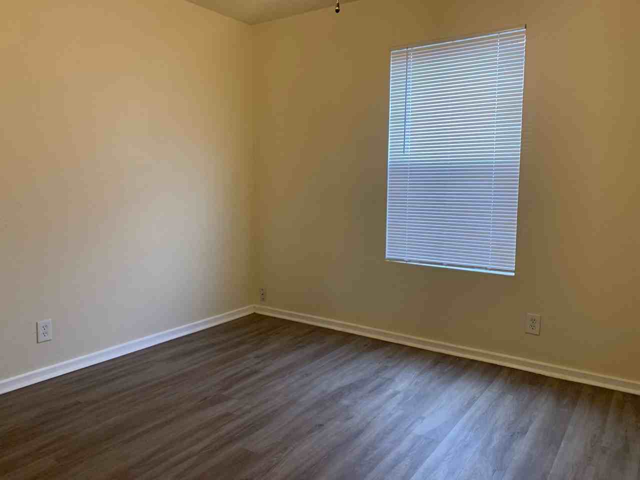 640 Alcazar - Photo 7 of 8