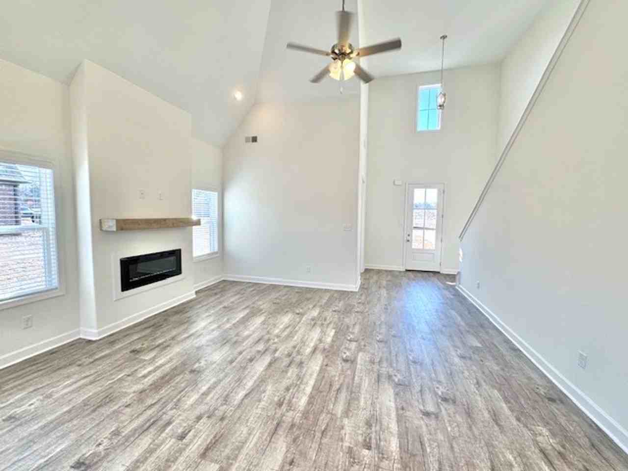 30 Hughetta St N - Photo 3 of 28