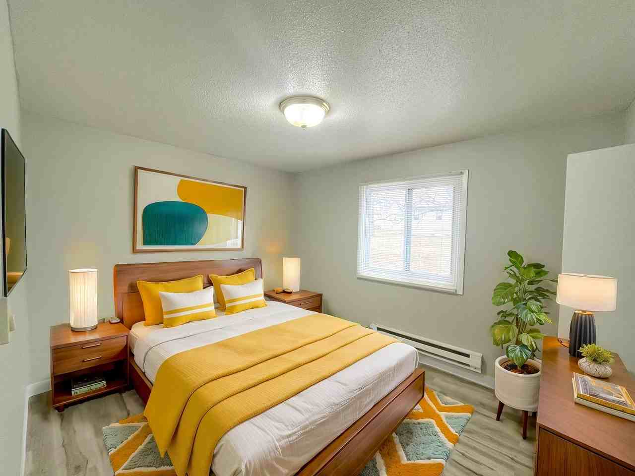 Burbank Village Apartments - Photo 5 of 13