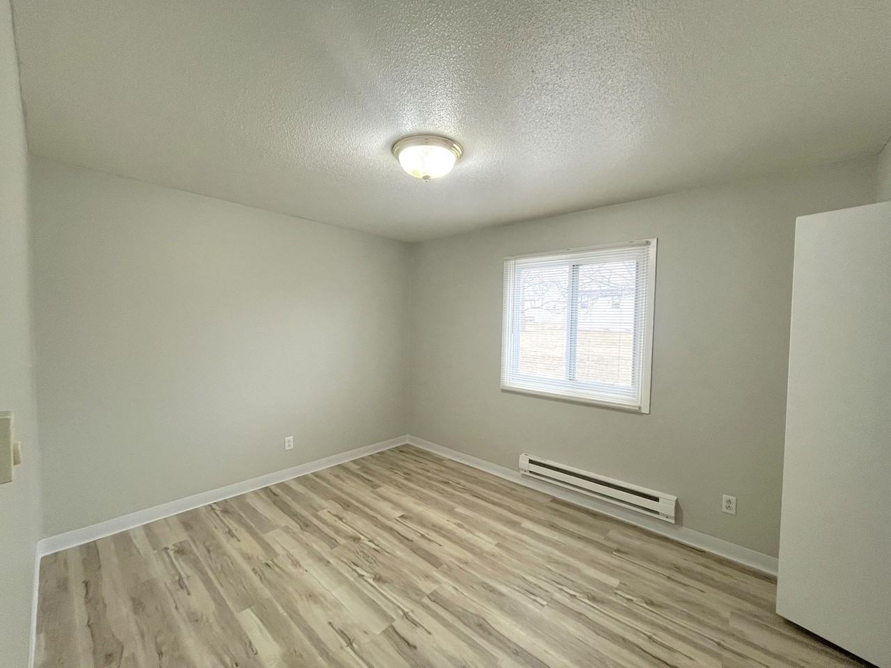 Burbank Village Apartments - Photo 6 of 13