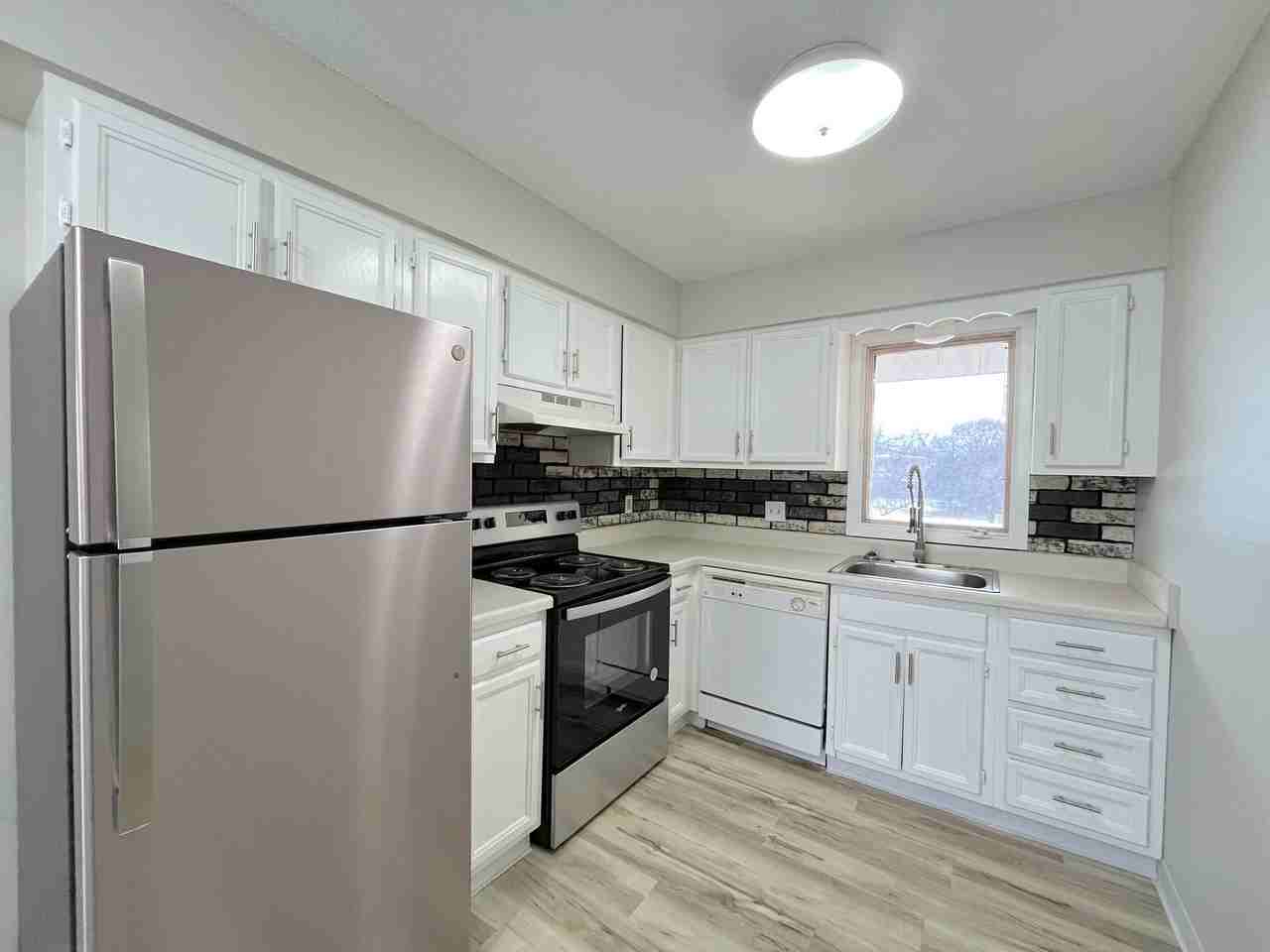 Pine Meadows - Photo 7 of 41