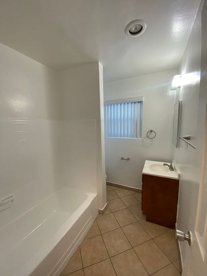 1518 - Photo 7 of 17