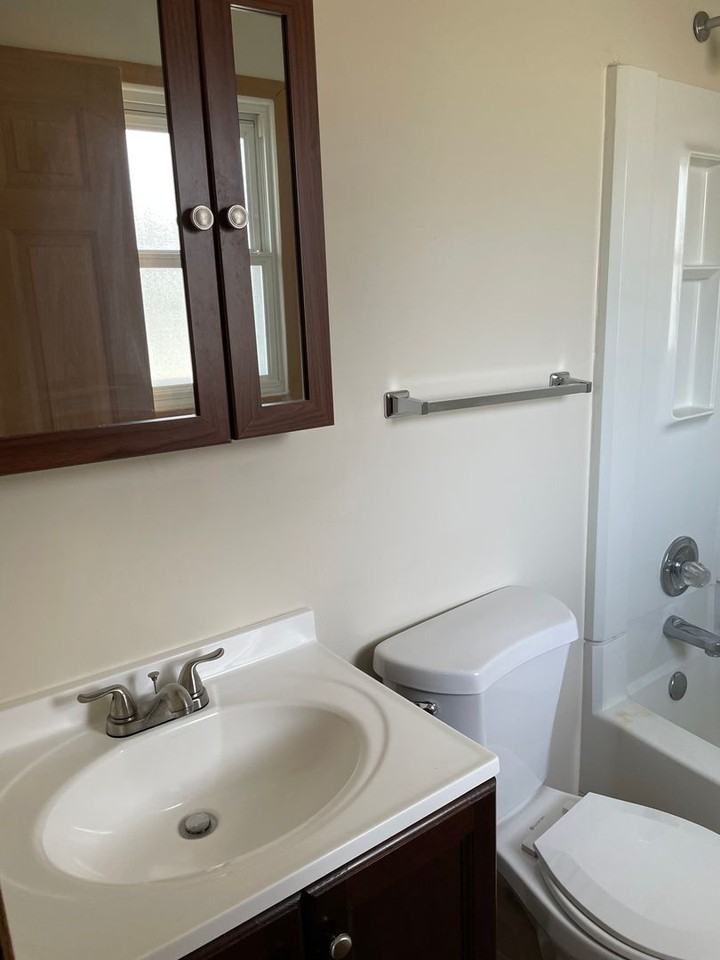 458 S 14th St #C - Photo 6 of 6
