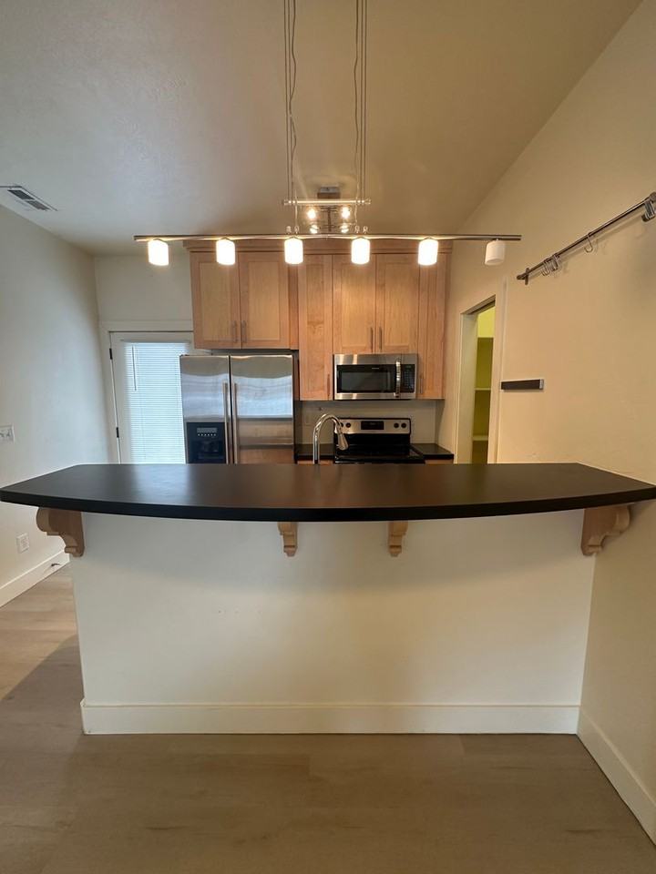 446 W 6th S #503 - Photo 7 of 30