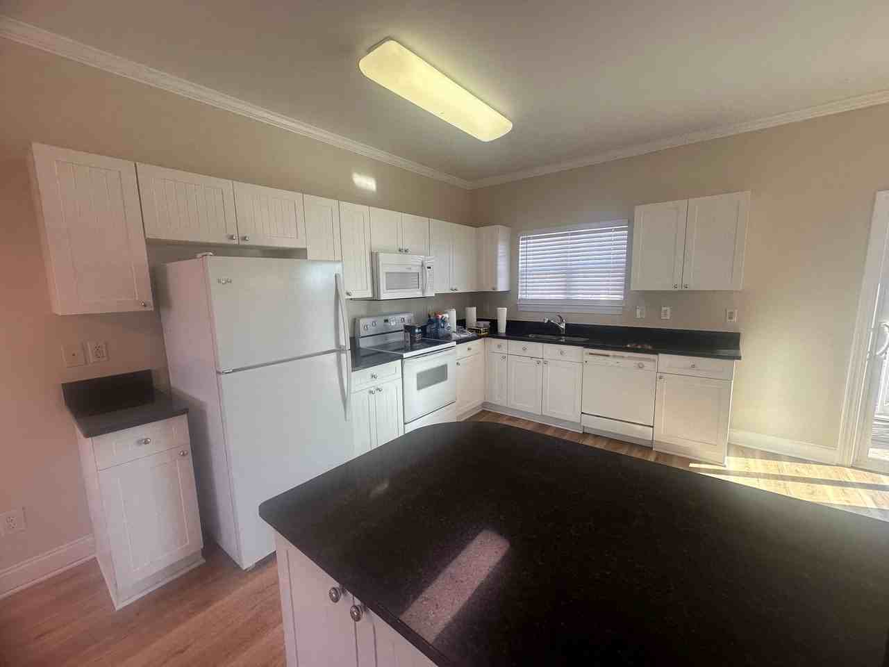 399 N New River Dr #C - Photo 7 of 25