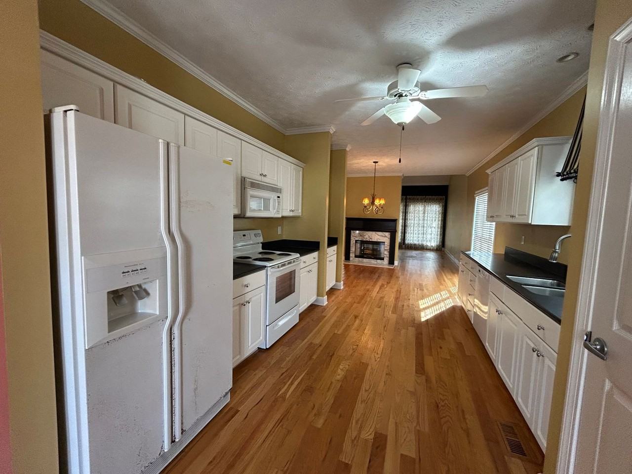 111 Hanbury Ln - Photo 6 of 28