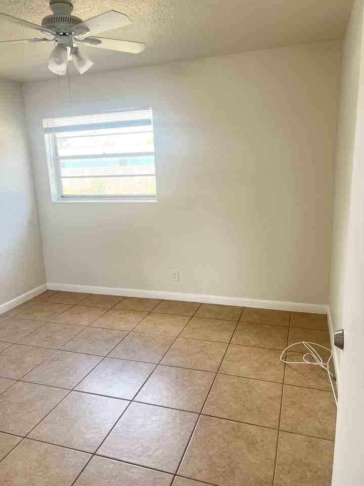 1540 W Blue Heron Blvd - Photo 7 of 13