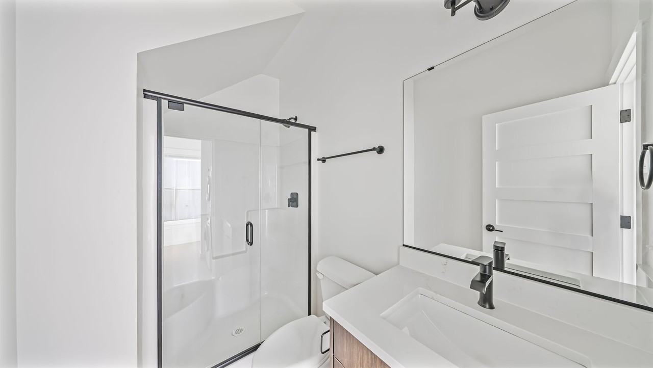 2122 32nd St - Photo 6 of 13