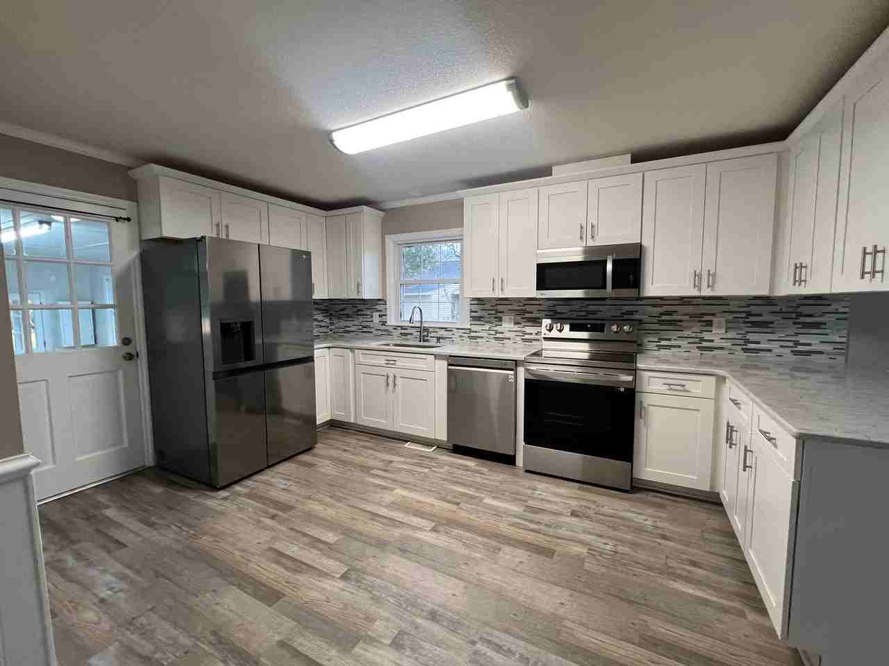 418 E Quinn St - Photo 2 of 24