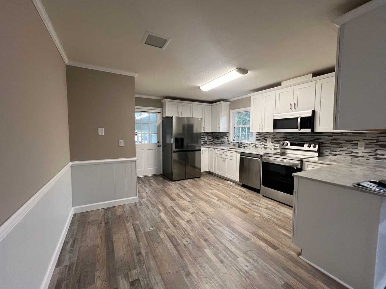 418 E Quinn St - Photo 3 of 24