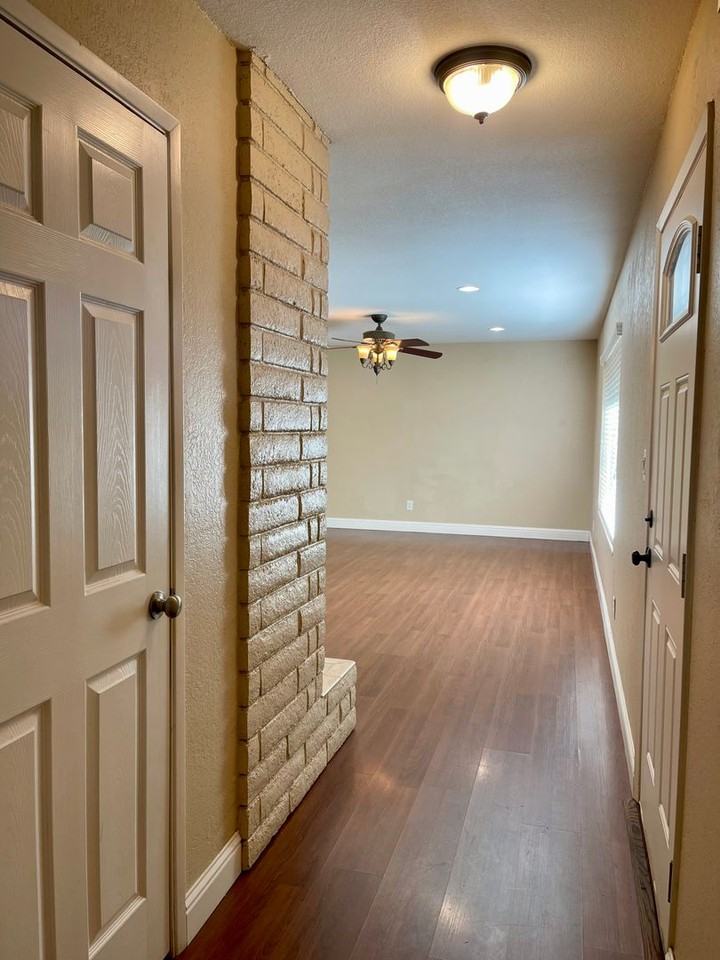 2710 Shasta St - Photo 3 of 40