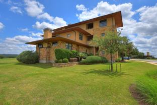 1908 Kahala Sunset Dr #D - Photo 1 of 1