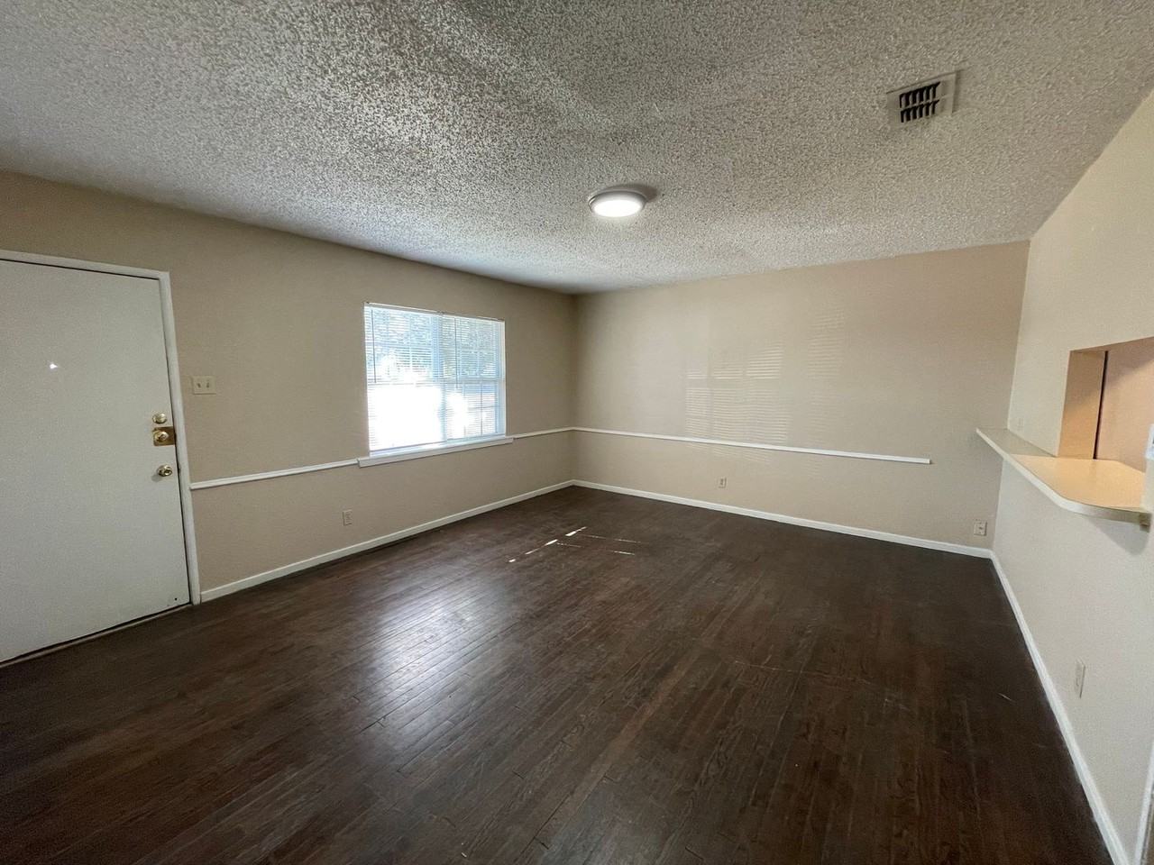 3722 32nd St - Photo 3 of 9