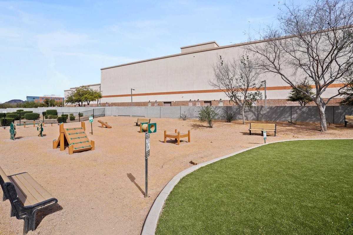 3010 W Yorkshire Dr - Photo 2 of 32