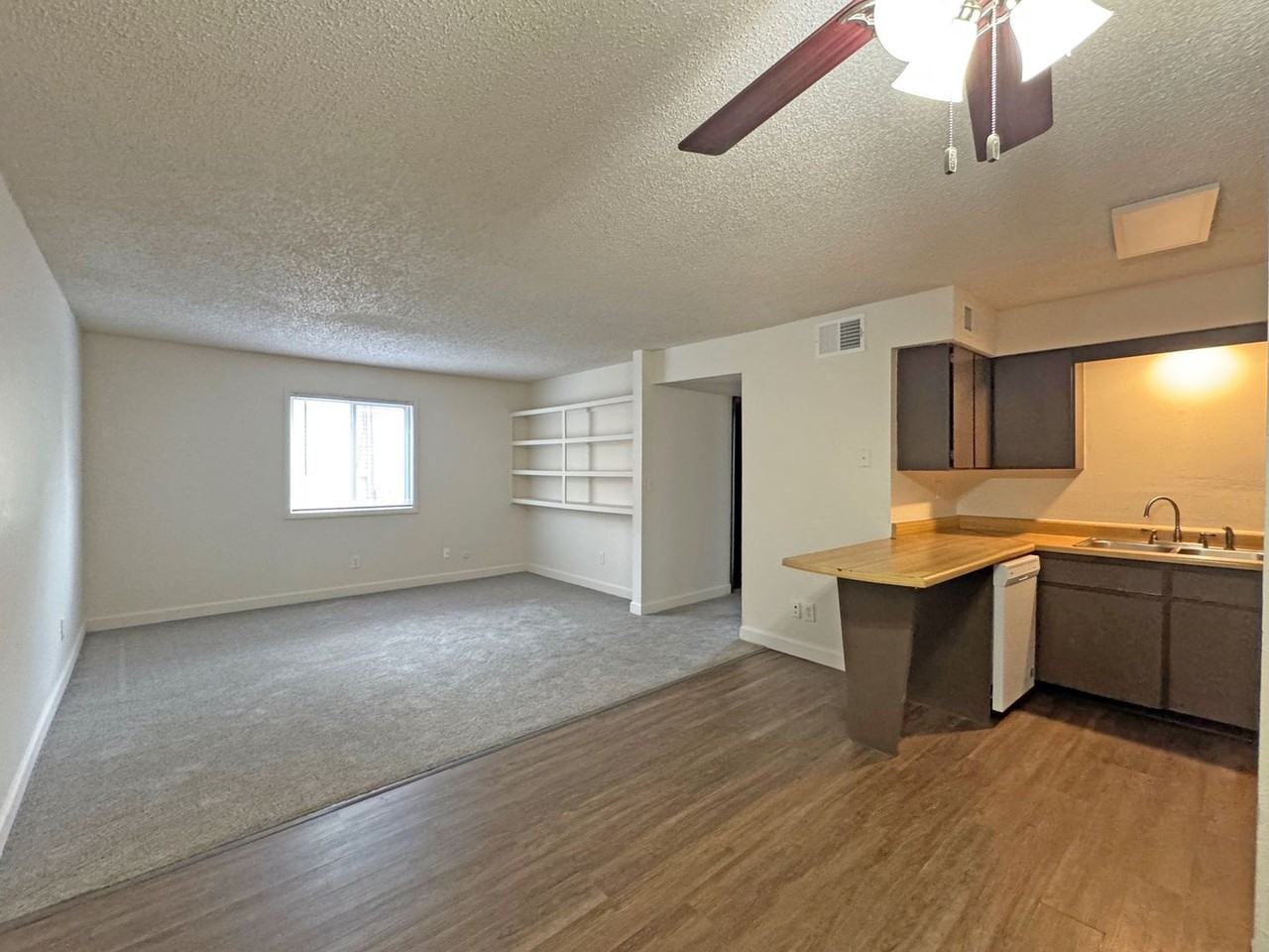 Cherry Plaza - Photo 4 of 14