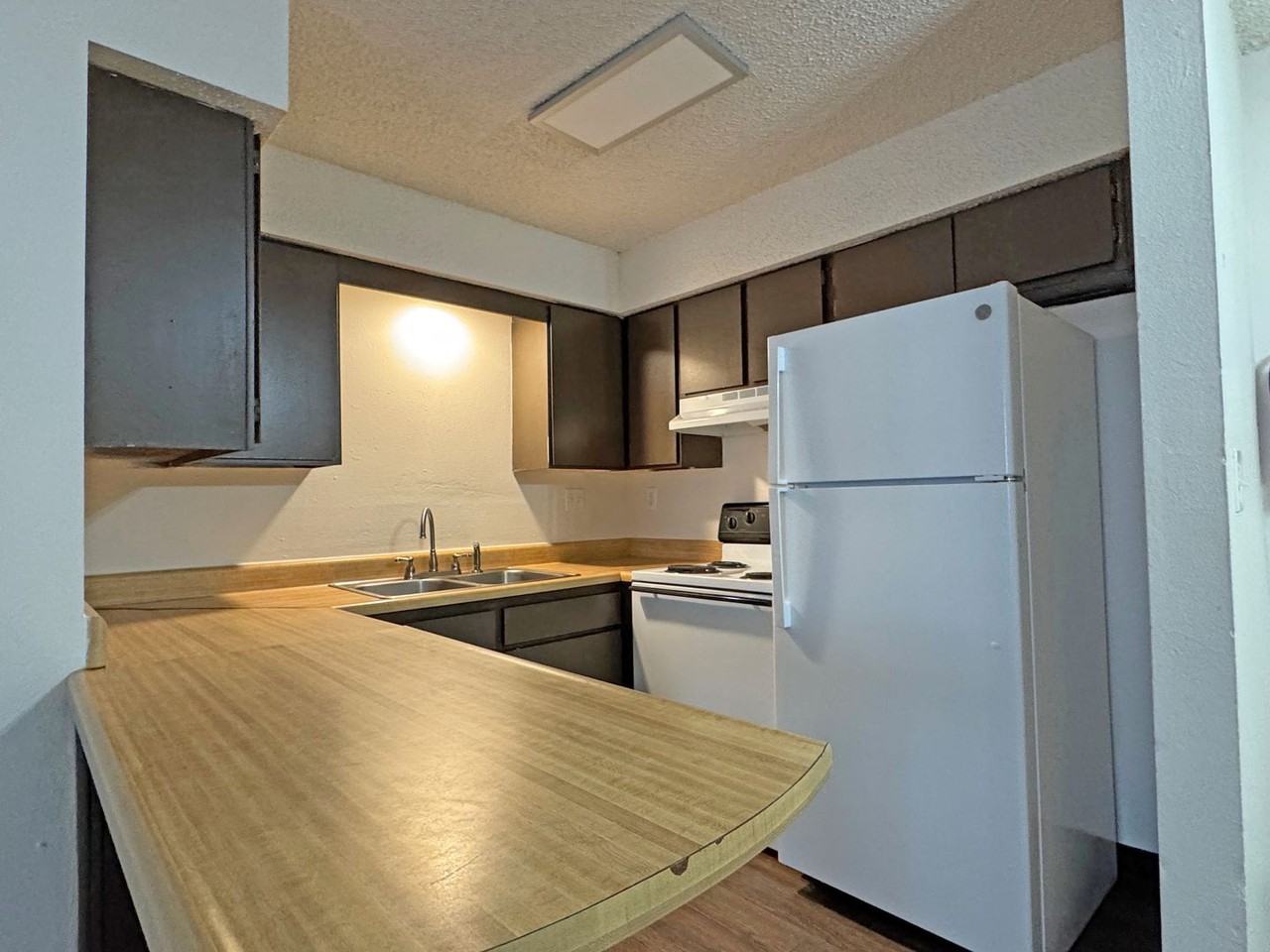 Cherry Plaza - Photo 7 of 14