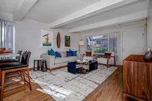 featured image of 94-207 Waipahu St