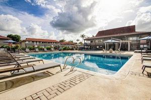 featured image of 94-207 Waipahu St