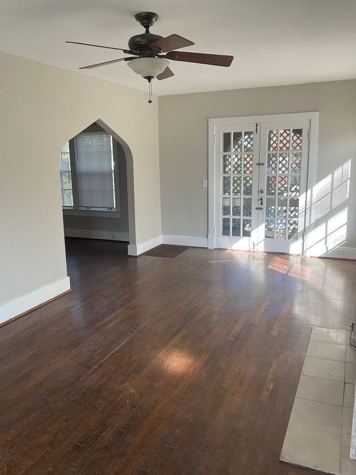 438 S Margin St - Photo 3 of 21