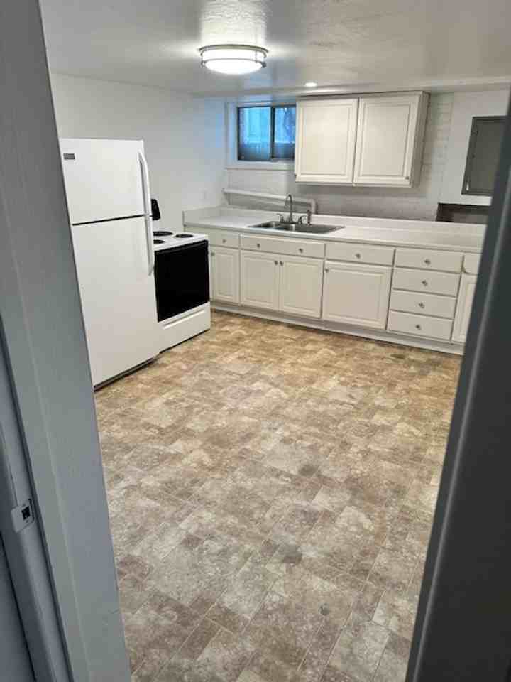 1907 23rd Ave #7 - Photo 5 of 9