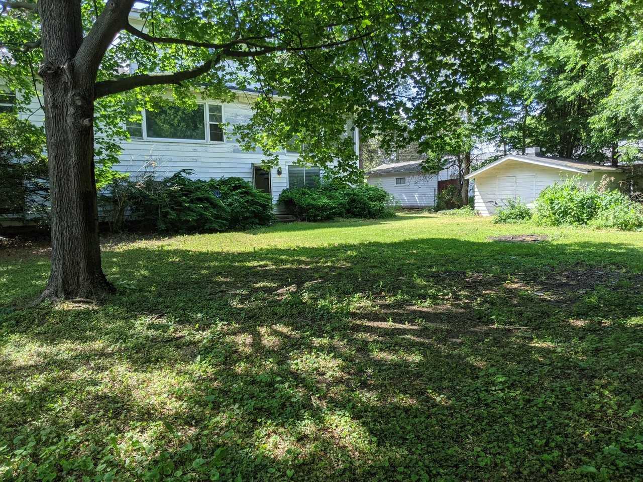 436 Russell Rd - Photo 2 of 19