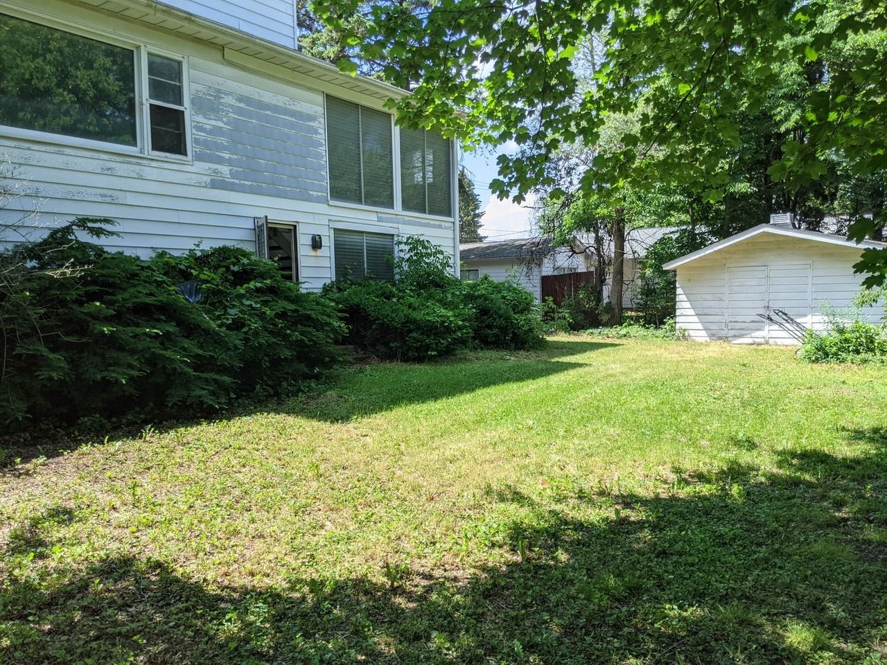 436 Russell Rd - Photo 3 of 19