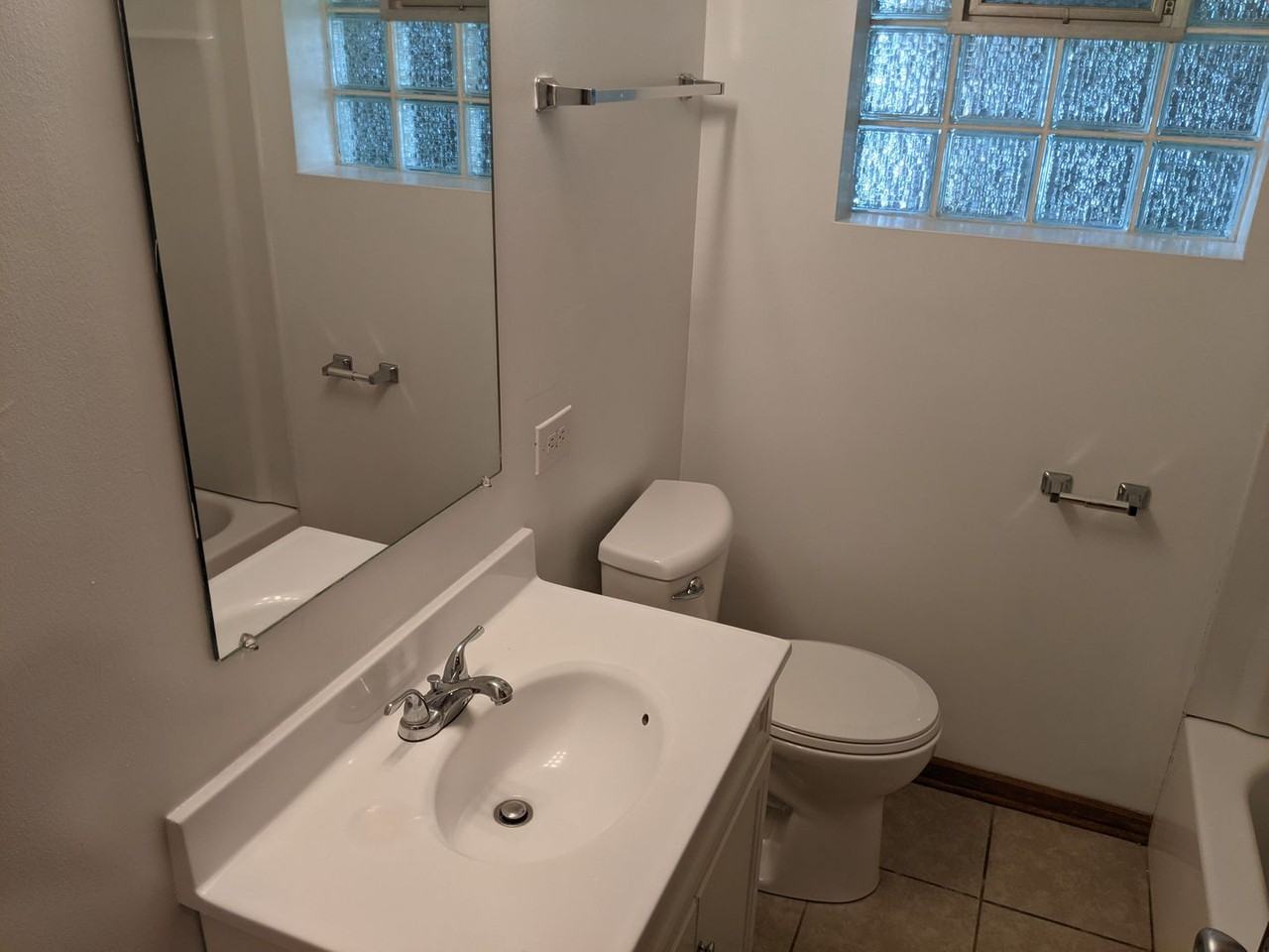 436 Russell Rd - Photo 7 of 19