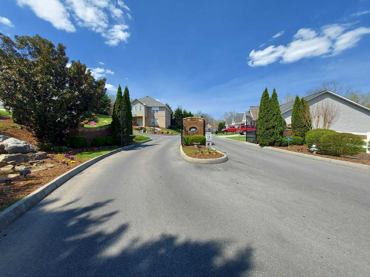 30 Hiddenbrook Ln - Photo 6 of 36