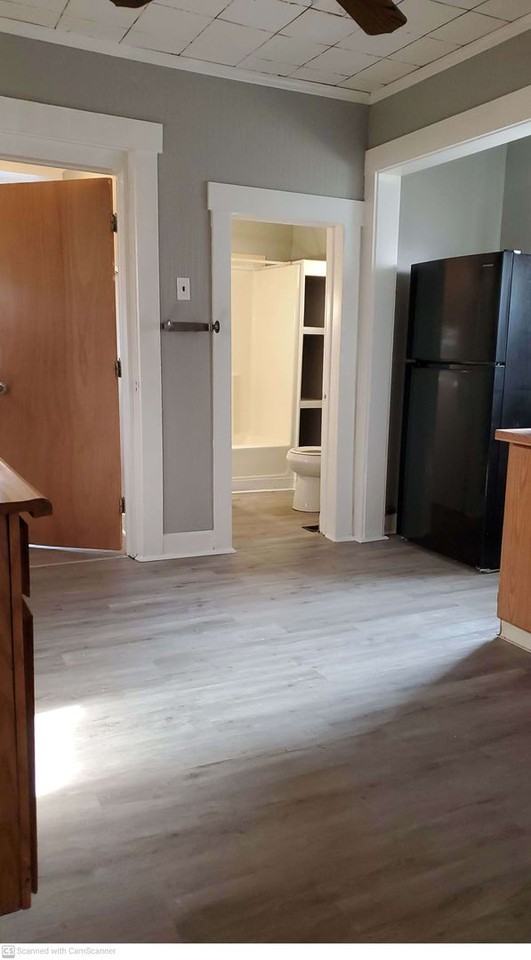 126 Edgar Ave - Photo 5 of 10