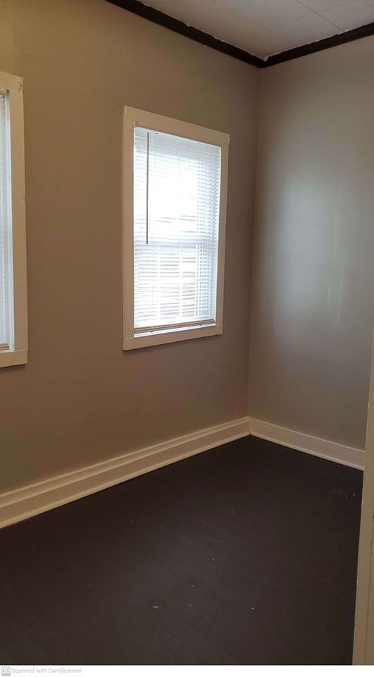 126 Edgar Ave - Photo 7 of 10