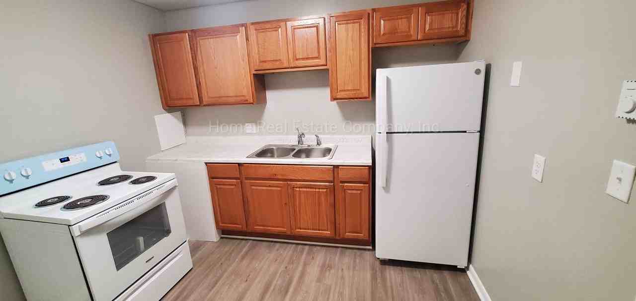 829 W 7th St #8 - Photo 4 of 10