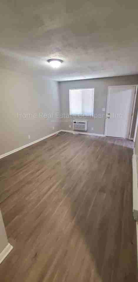 829 W 7th St #8 - Photo 5 of 10